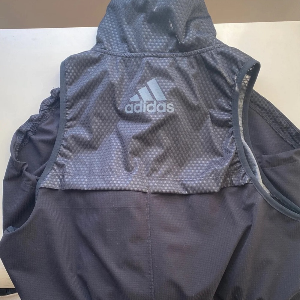 Adidas Climastorm training vest high low size medium - Picture 3 of 7